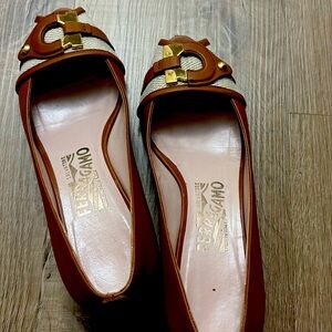 Peep toe women wedge tan colour with gold buckle